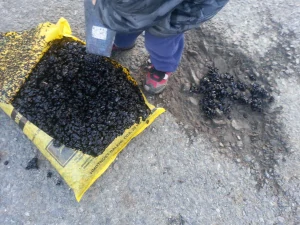 IZOLSAN ASFALT 25 kg